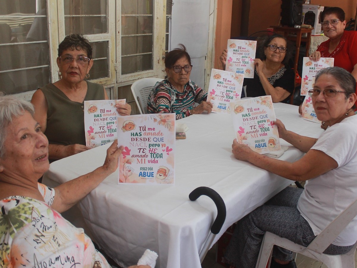 Festeja DIF Madero el Día del Abuelo