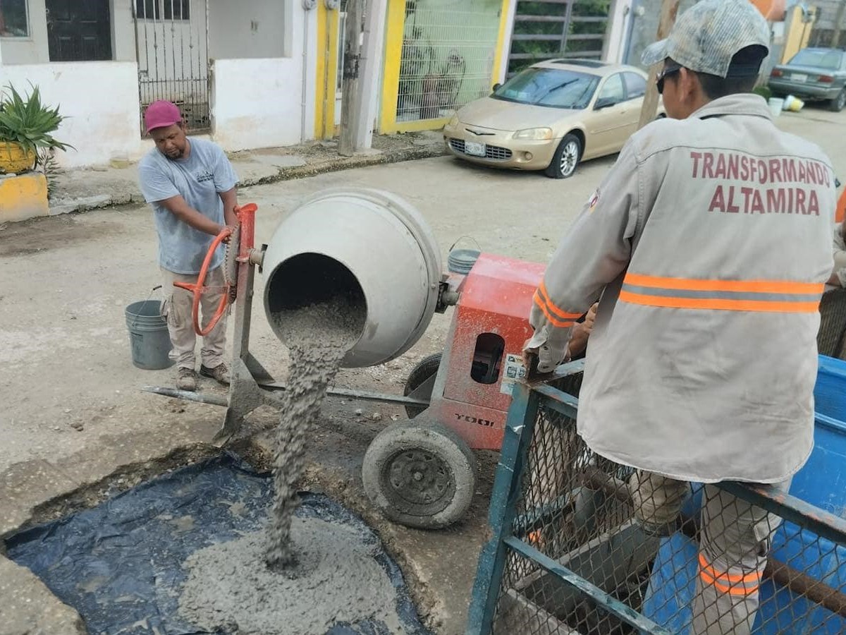 COMAPA Altamira repone pavimento en colonias y en la Zona Centro