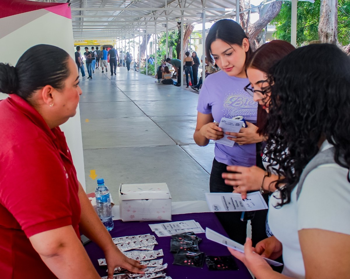 Participa Sistema DIF Madero en feria de salud